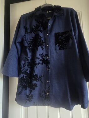Cato Navy Blue Button-Front Velvet Floral Accent Blouse